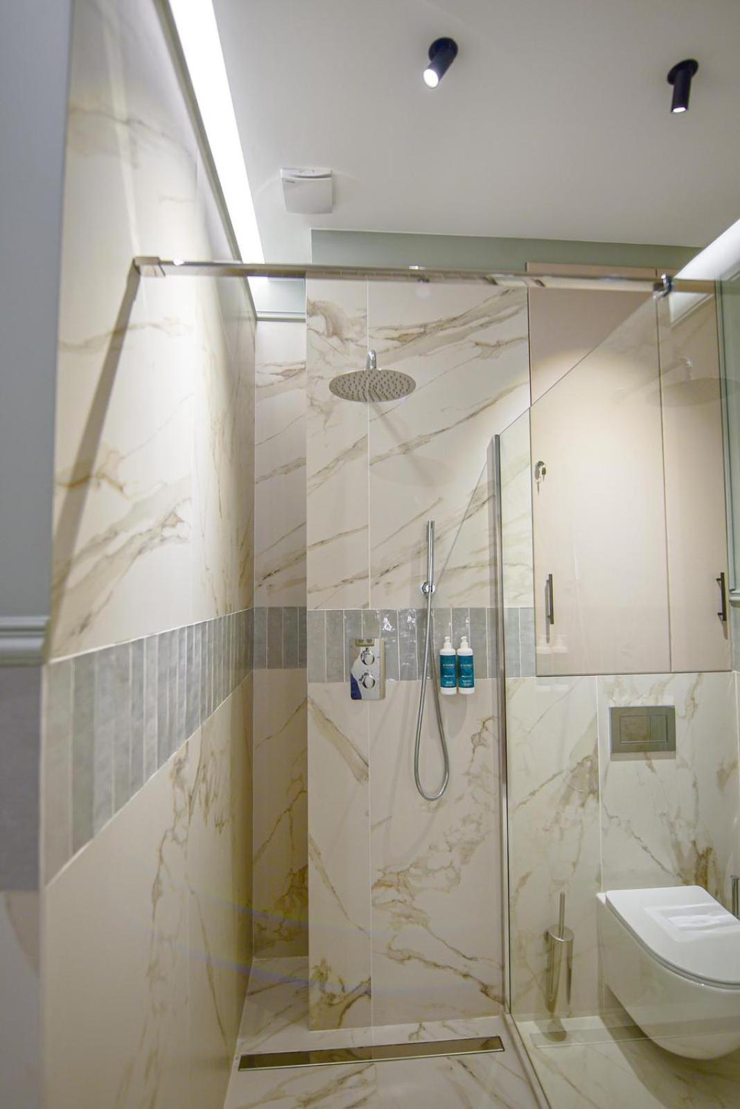 9 Alberti Centre * Nizza