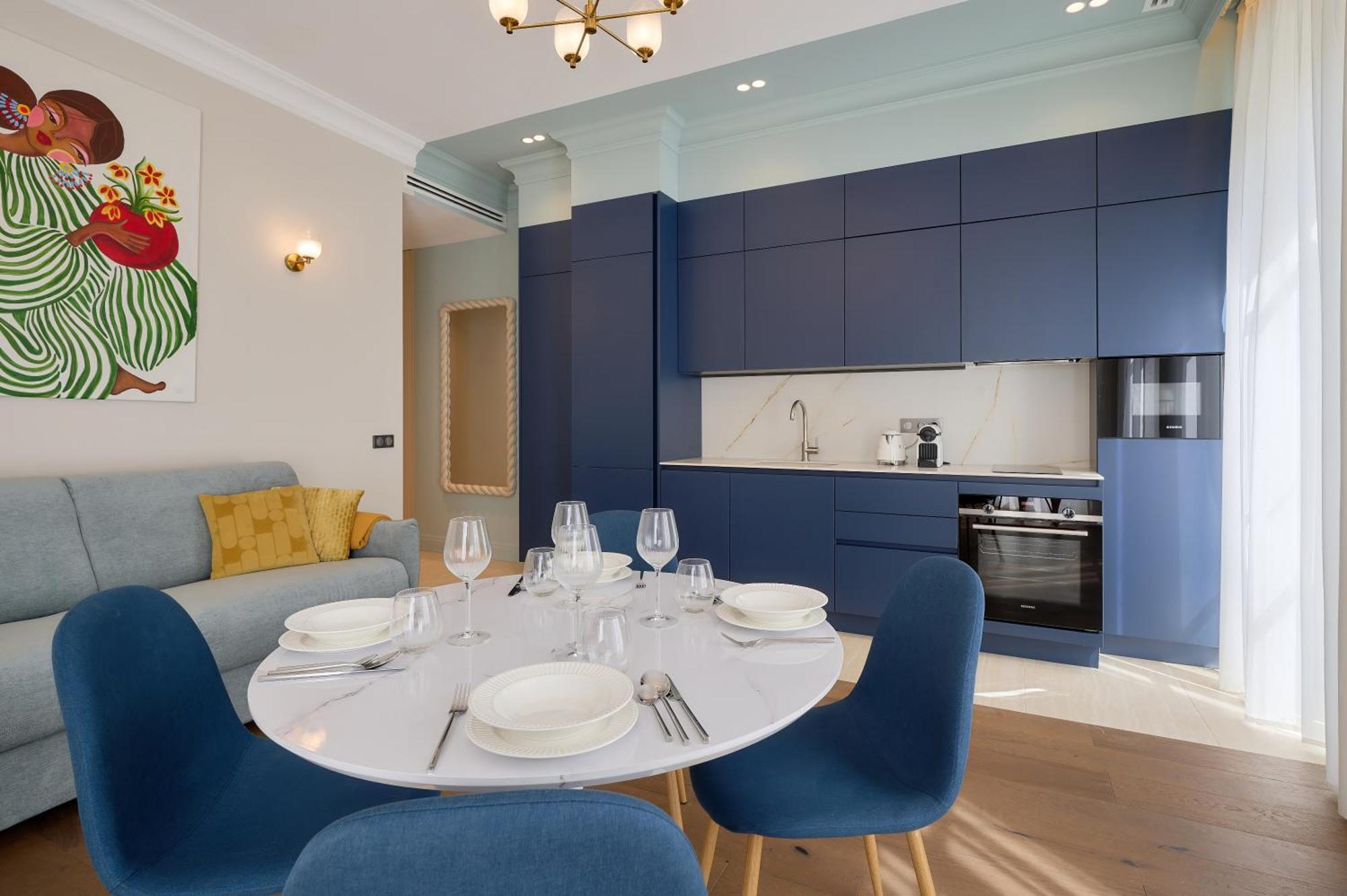 9 Alberti Centre * Nice