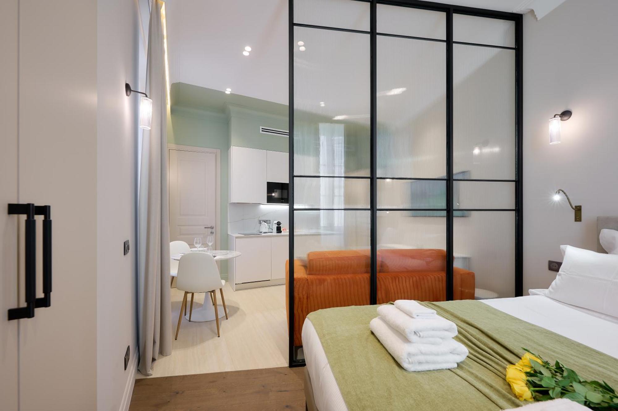 9 Alberti Centre Aparthotel
