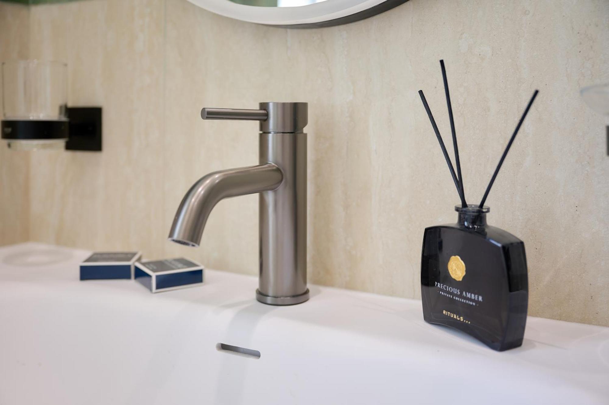 9 Alberti Centre Aparthotel